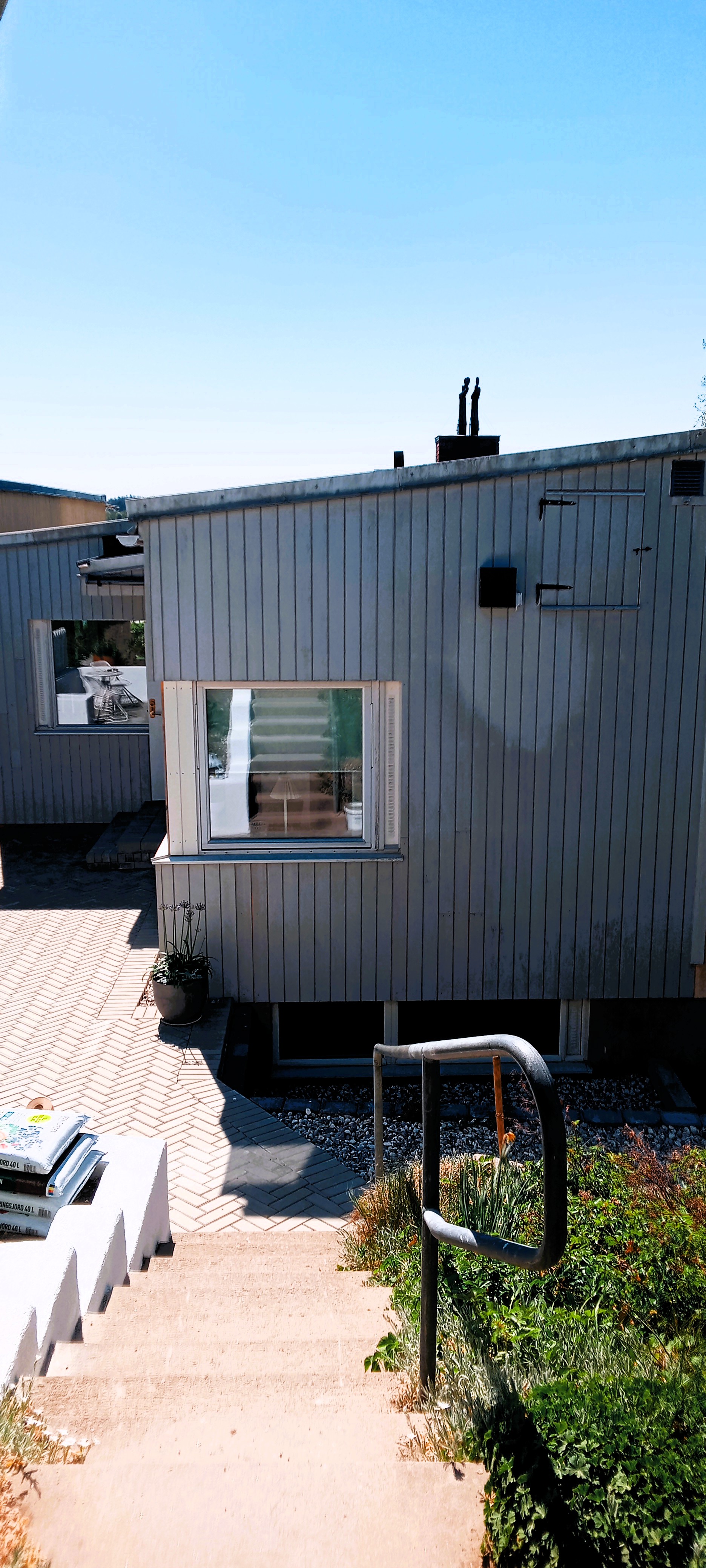 Alt